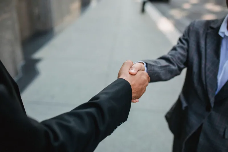 Contactos que no rinden: el error de seguimiento que convierte tus eventos de networking en tiempo perdido
