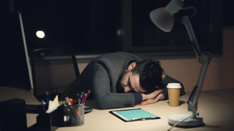 Menos horas, más resultados: el mito del emprendedor incansable que destruye negocios prometedores